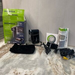 INSIGNIA NS-DV720P 5.0MP High-Definition Digital Camcorder 3”LCD Screen Open Box